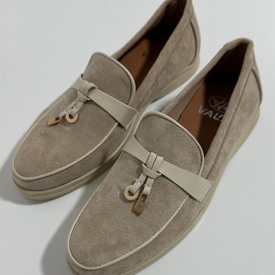 حذاء نسائي جلد سويدي